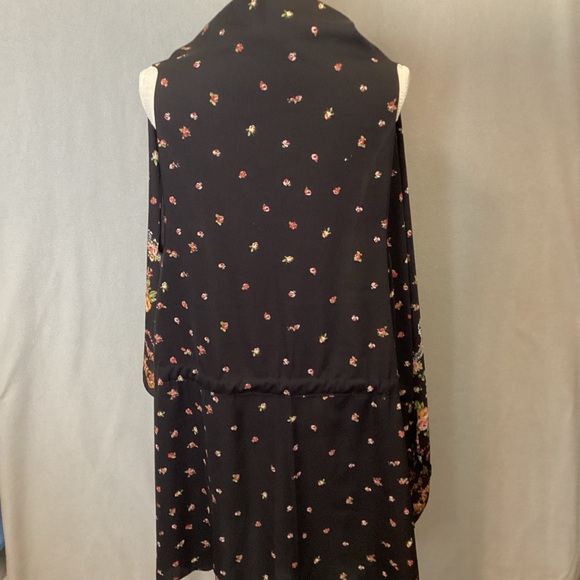 LOF Black Floral Border Draped Swim Coverup Robe Feminine Travel NWT - Picture 3 of 10